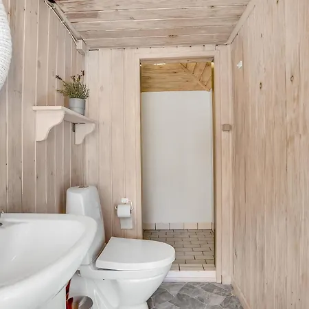 Lovely In With Wifi Holiday home