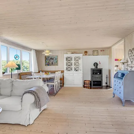 Lovely In With Wifi Holiday home *